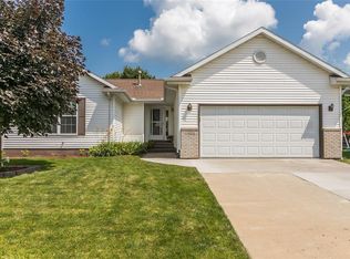 1022 Ashford Dr NE, Cedar Rapids, IA 52402