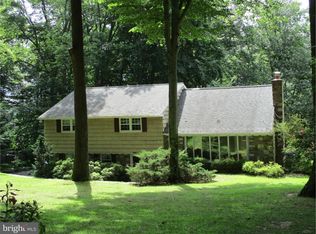 2135 Country Club Dr, Huntingdon Valley, PA 19006