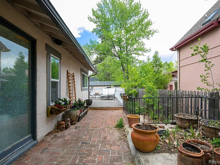 1100 S Clayton St — Photo 26