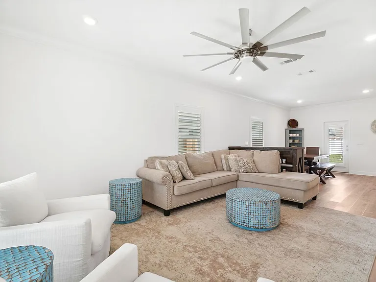 627 Las Roblas Grande Dr — Photo 5