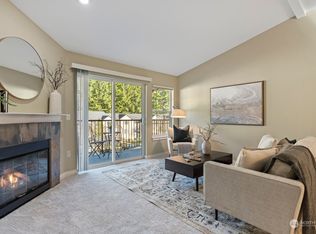 25025 SE Klahanie Blvd APT L305, Issaquah, WA