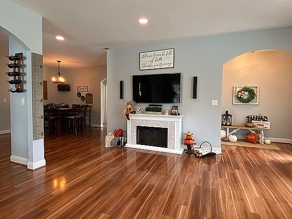 2nd image of 3756 Knotts Creek Ln