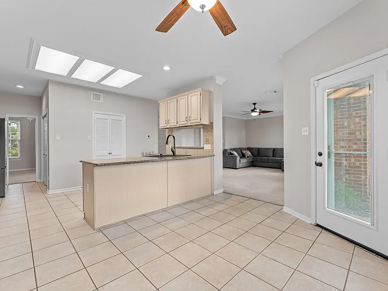 1602 Seminole St — Photo 14