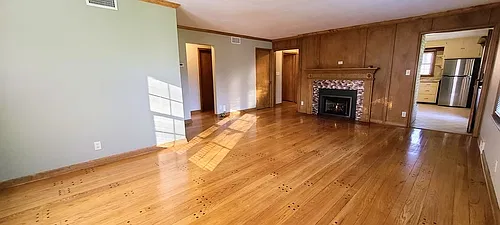 9715l W. Wisconsin Ave. - Well Kept 2 Bedroom Lower Duplex *Watch Video Tour Now!* At Wauwatosa — Photo 2