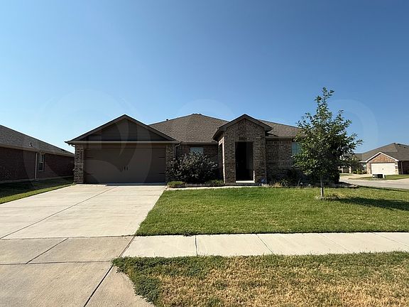 3rd image of 304 Duke Ct