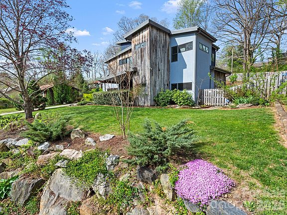 2nd image of 46 Pinecroft Rd