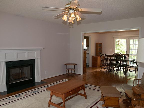 5th image of 222 Amanda Dr