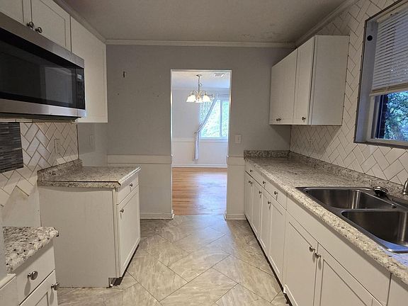 4th image of 2718 Hazel Street