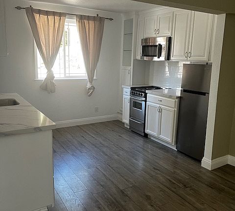 3rd image of 2103 La Madrona Dr