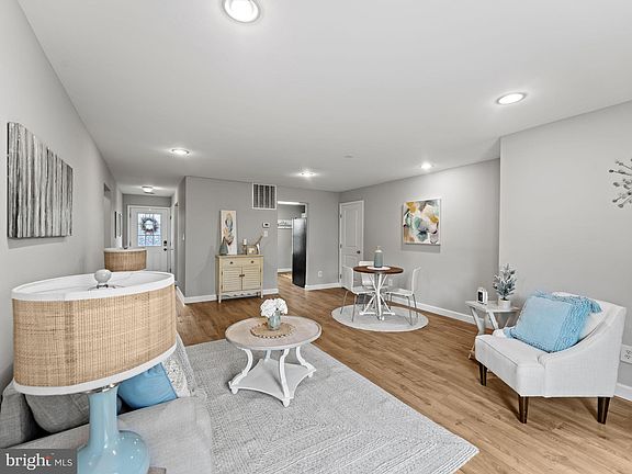 3rd image of 16323 Taconic Cir
