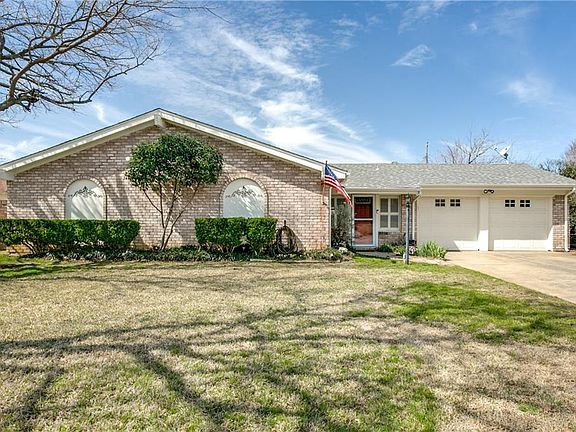 2nd image of 2313 Shady Meadow Dr
