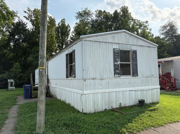 142 7th St, Middlesboro, KY 40965