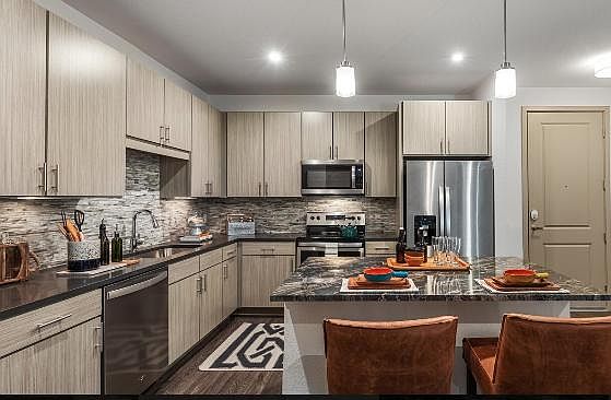 1st image of 336 W 13th Ave