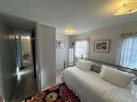5900 S Oakridge Dr — Photo 8