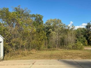 Lincoln St, Mauston, WI 53948