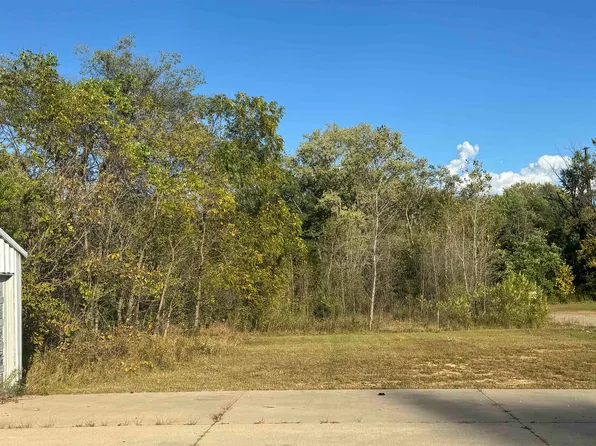 Lincoln St, Mauston, WI 53948