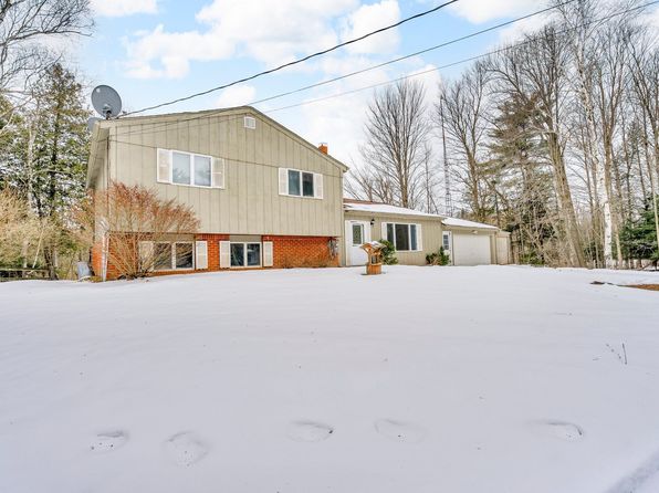 5706 Belle River Rd, Attica, MI 48412