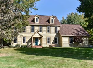 965 Jonquil Ct, Brookfield, WI 53045