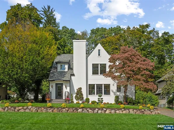 182 Gramercy Place, Glen Rock, NJ 07452
