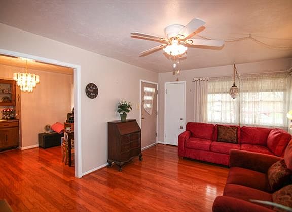 5th image of 3182 S 20th St