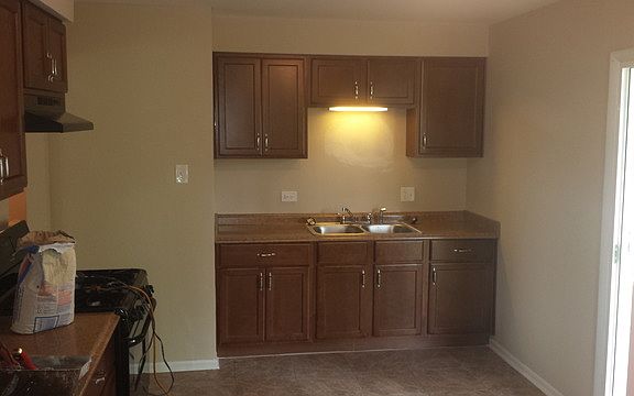 5th image of 103 E 164th St