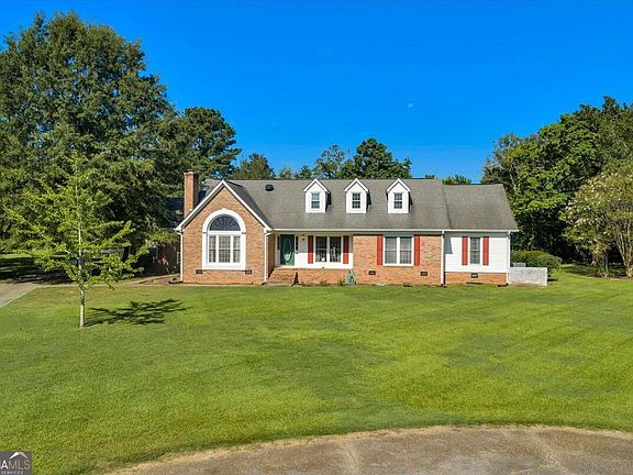 2nd image of 105 Julies Cir