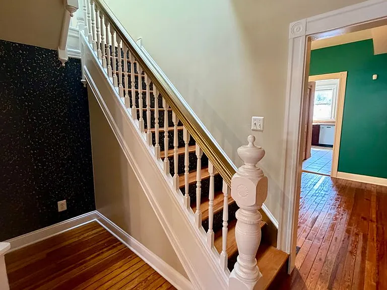 411 E Lorraine Ave — Photo 7