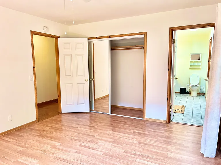 14700 Voltaire Dr — Photo 34