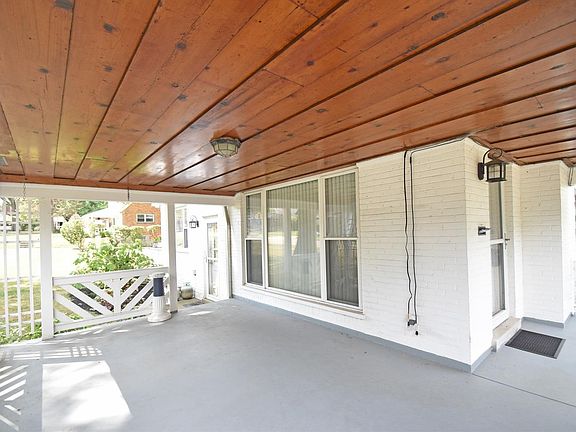 5th image of 997 Harbury Dr
