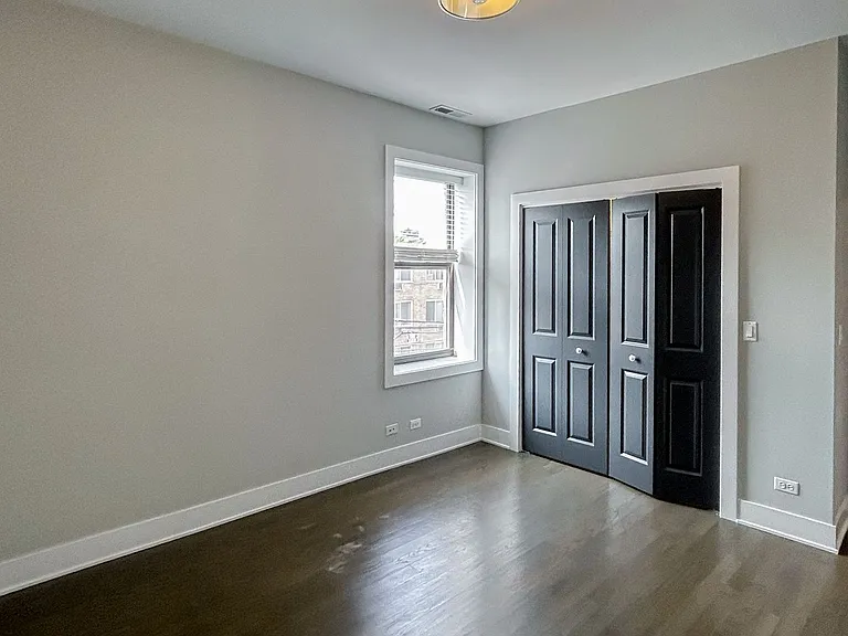 2618-26 N. Rockwell — Photo 33