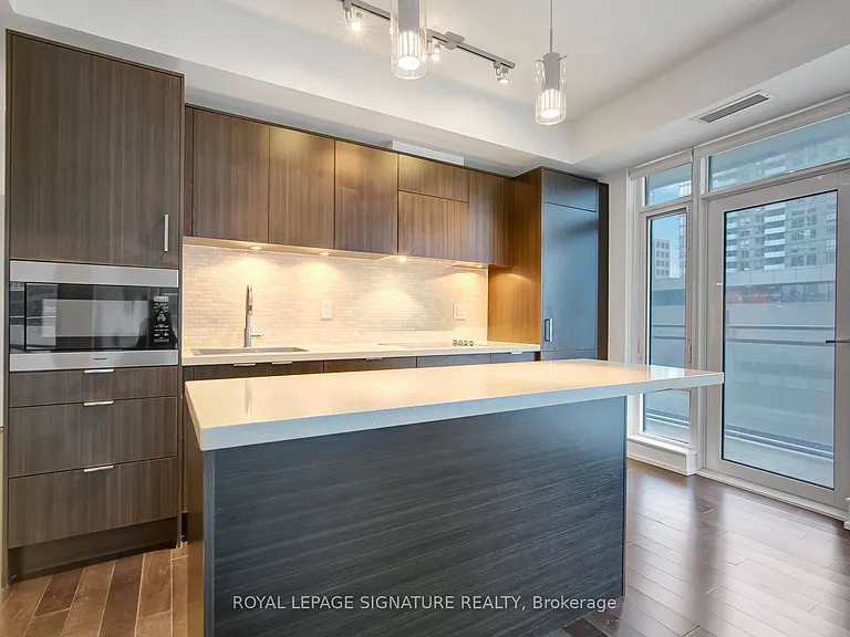 21 Widmer St #1111 — Photo 13