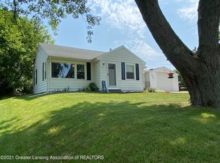 422 N Logan St, Dewitt, MI 48820
