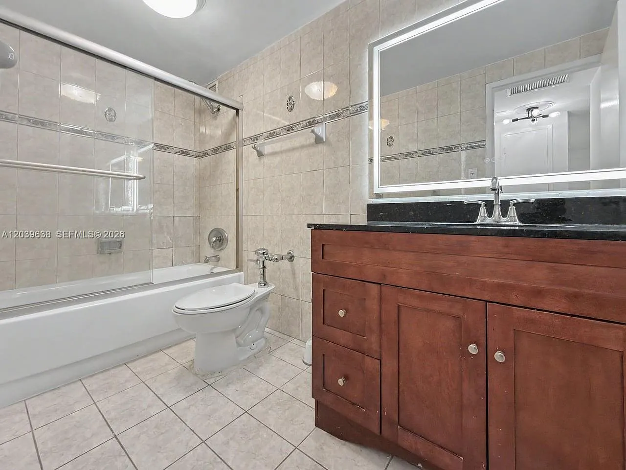 Bay Park Towers Condo — Photo 4
