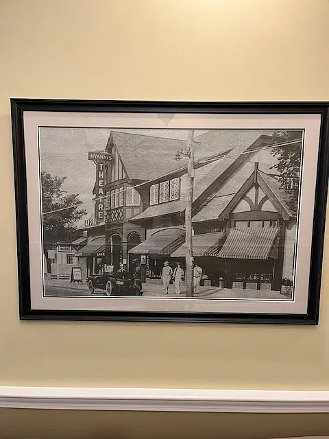 615 Main Street — Photo 2