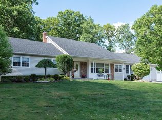 4 Windsor Ct, Morganville, NJ 07751