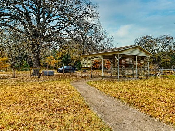 3rd image of 218 Hoot Owl Cir