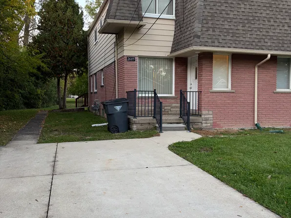 2685 Lovington Dr, Troy, MI 48083