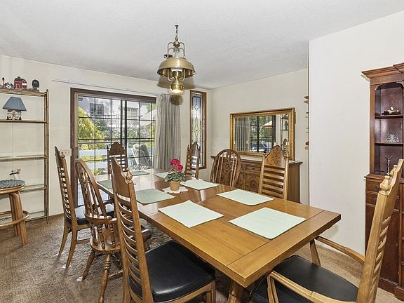 5th image of 175 Finch Dr