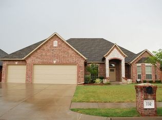 732 Northern Dancer Dr, Edmond, OK 73025