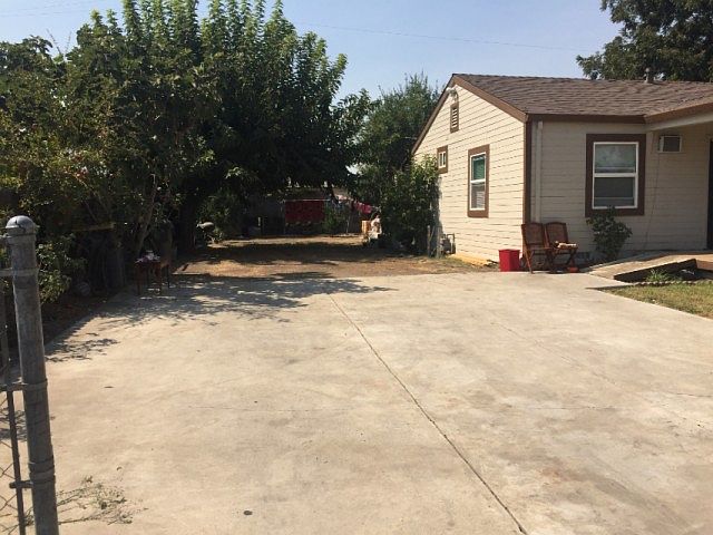 2nd image of 2643 S Van Buren St