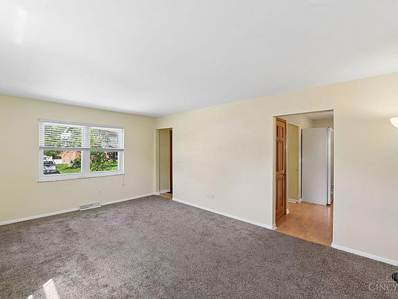 4th image of 10660 Bridlepath Ln