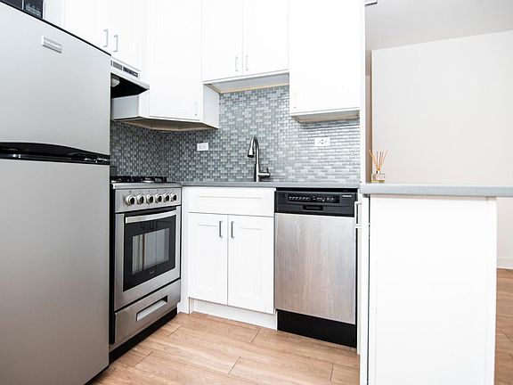 2nd image of 511 W Belmont Ave #380