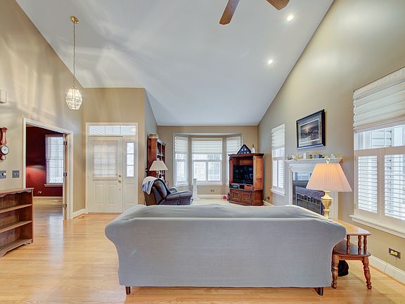 3rd image of 1679 Blackwell Ln
