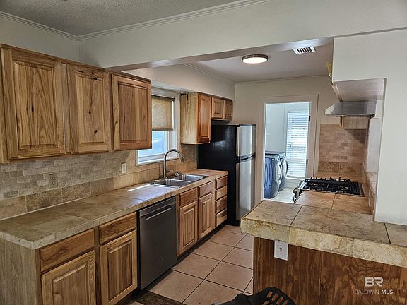 4th image of 6308 Weddington Ct