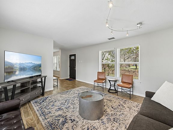 5th image of 1802 N Prairie Ave