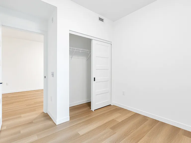 3455 Hastings St E — Photo 38