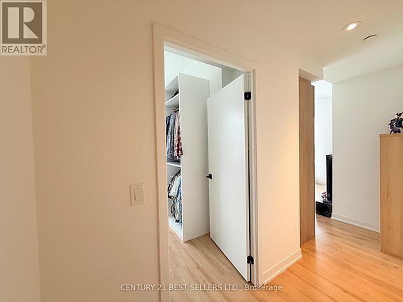 5th image of 319 Jarvis St #2710