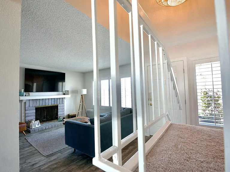 7176 Hillcroft Way — Photo 11