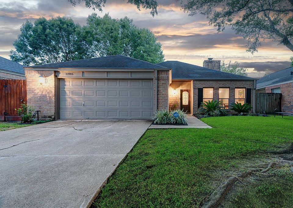1st image of 12915 Avenida Vaquero St