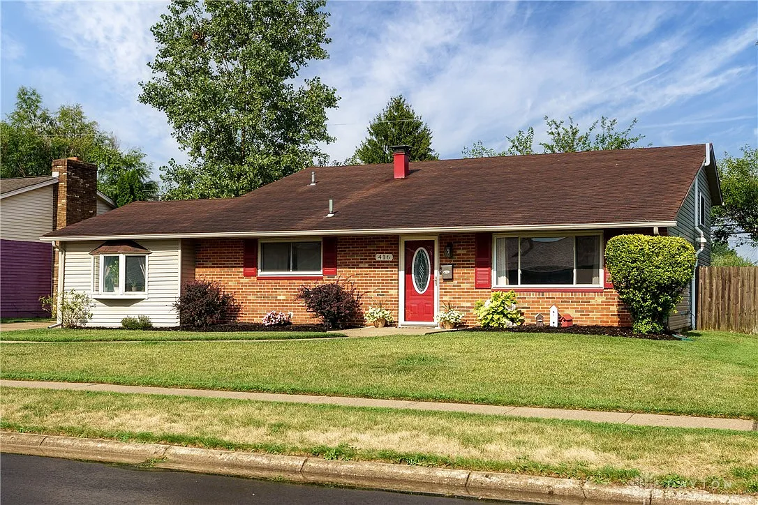 416 Falcon Dr photo 1